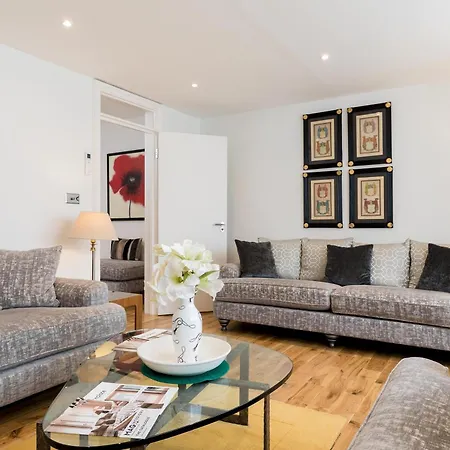 4-Bedroom Villa In Marble Arch
